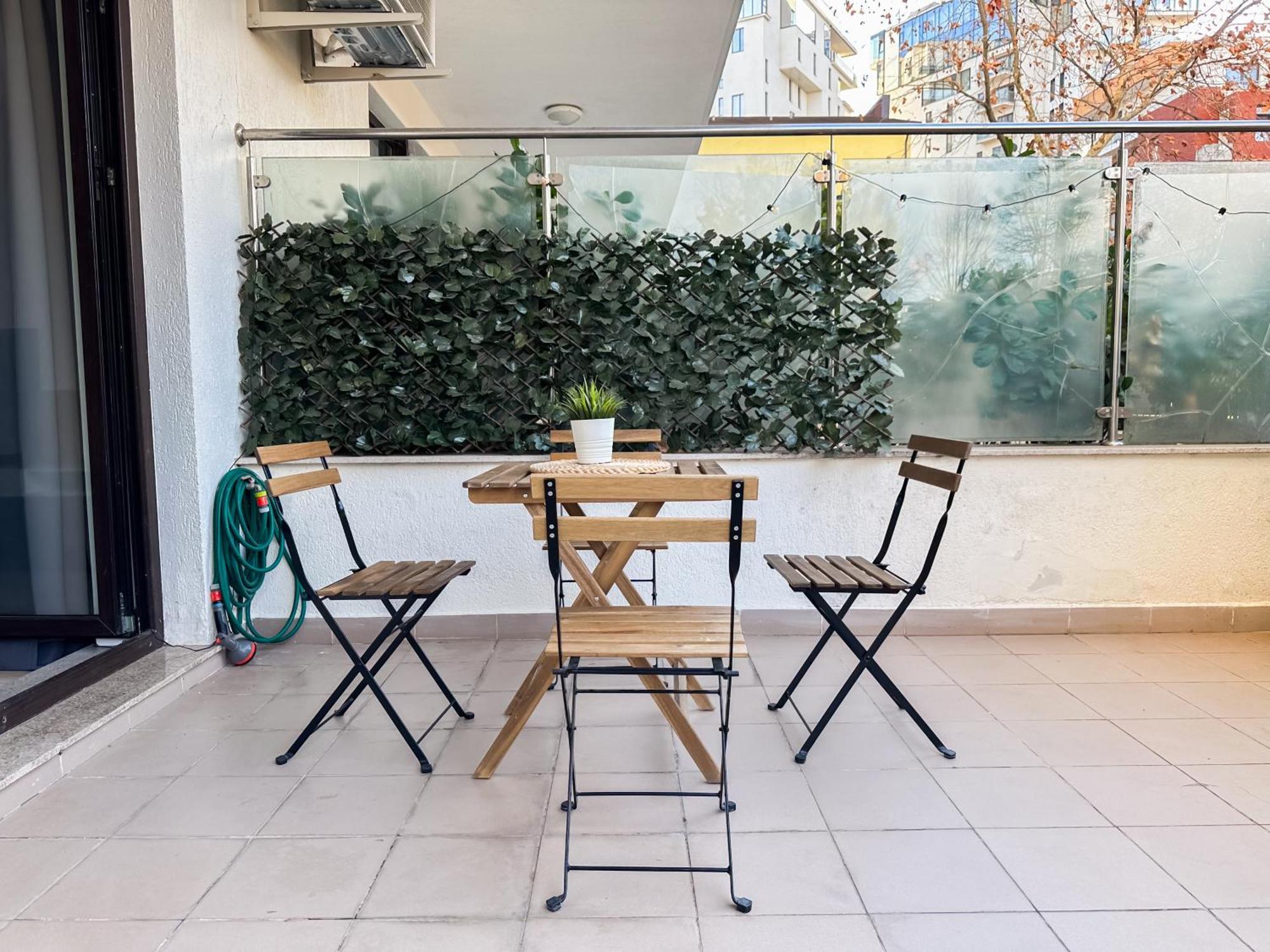 Garden Apartment - Herastrau Park 3Min Walk Bucharest Luaran gambar