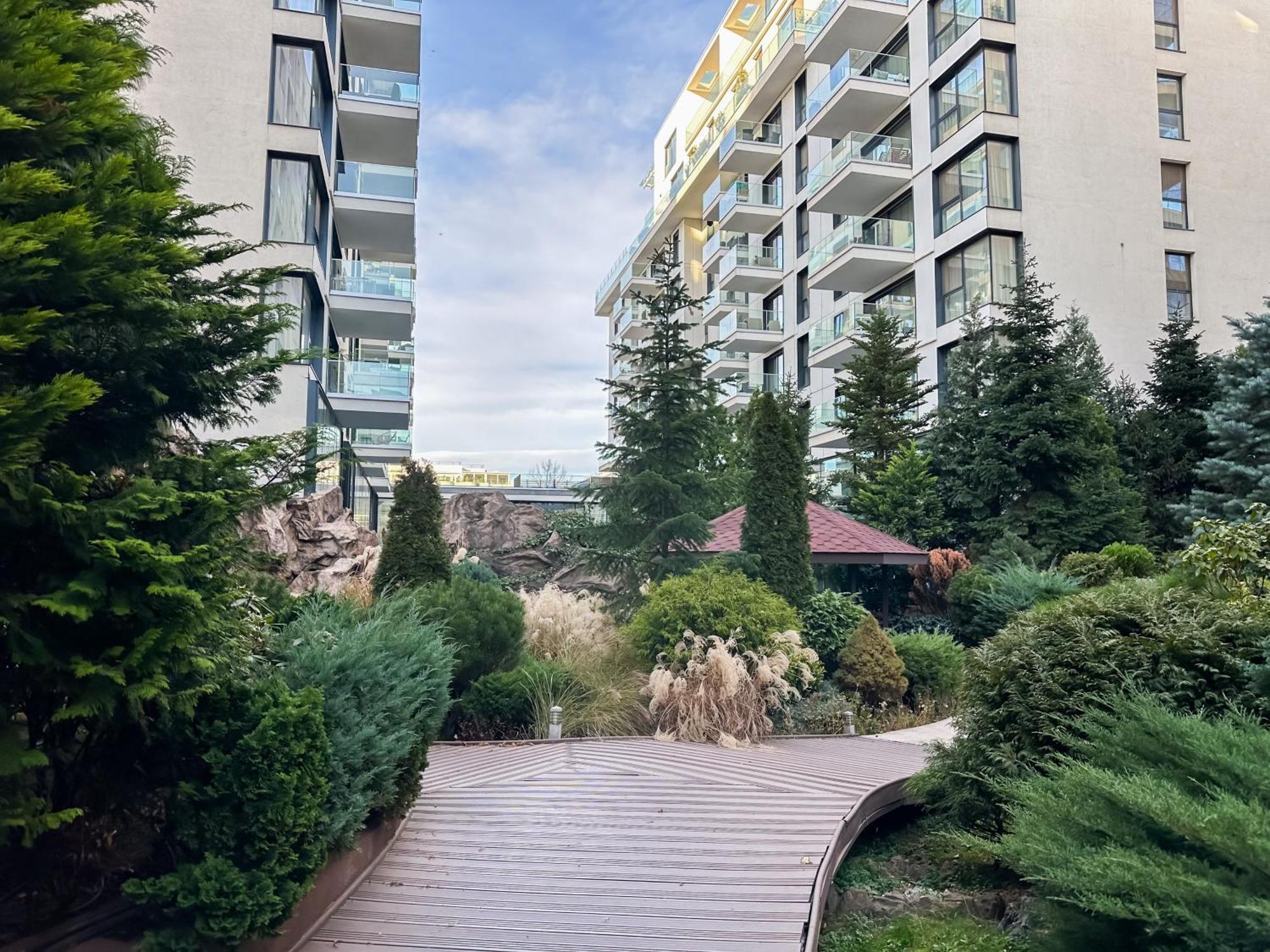 Garden Apartment - Herastrau Park 3Min Walk Bucharest Luaran gambar