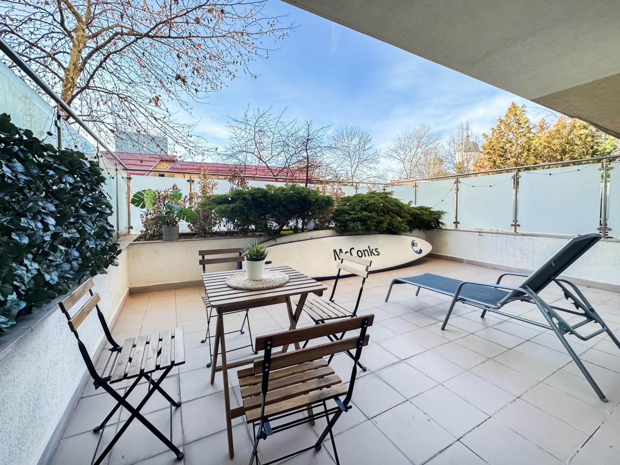 Garden Apartment - Herastrau Park 3Min Walk Bucharest Luaran gambar